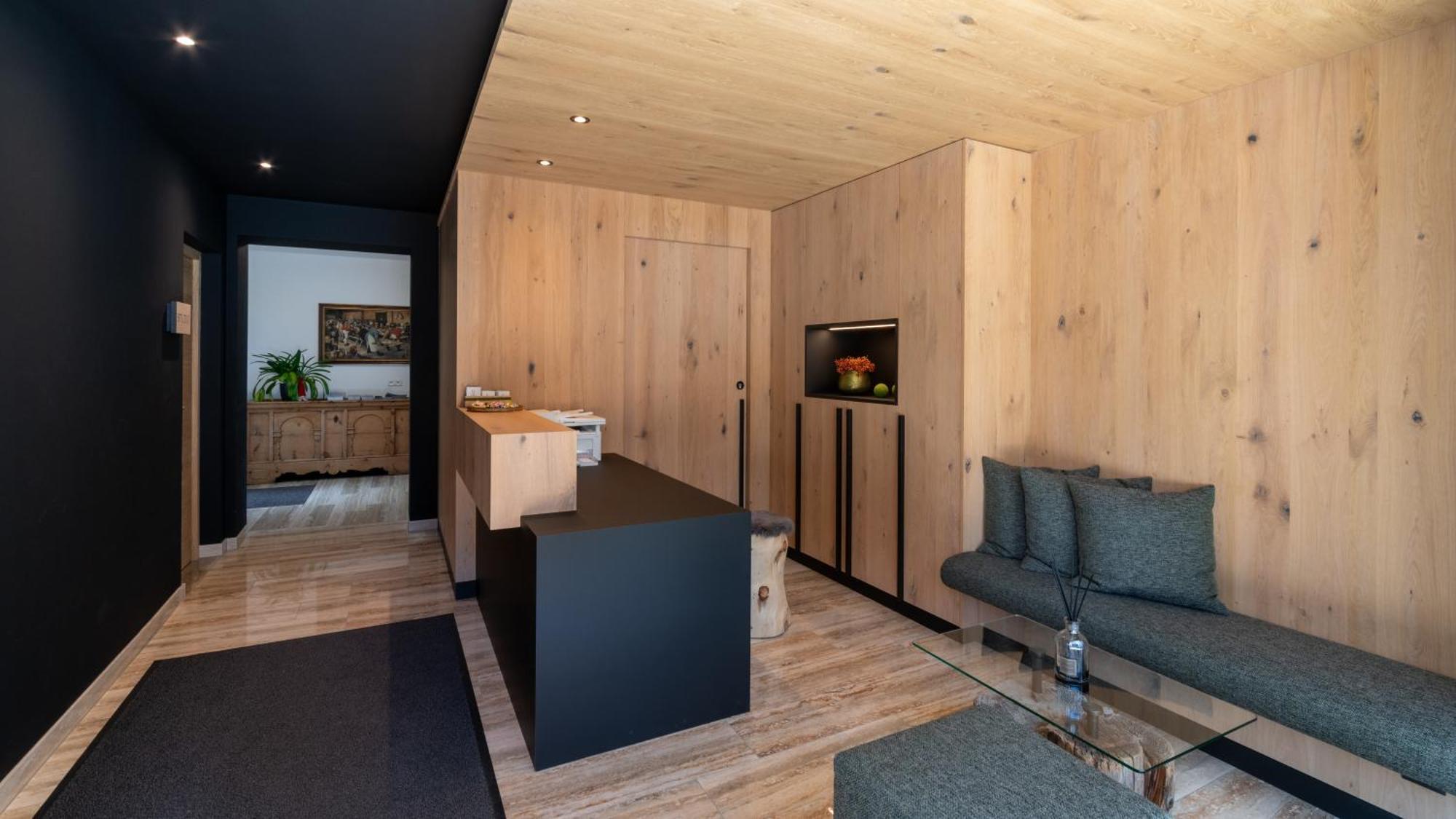 ALMA mountain residence Dobbiaco Extérieur photo