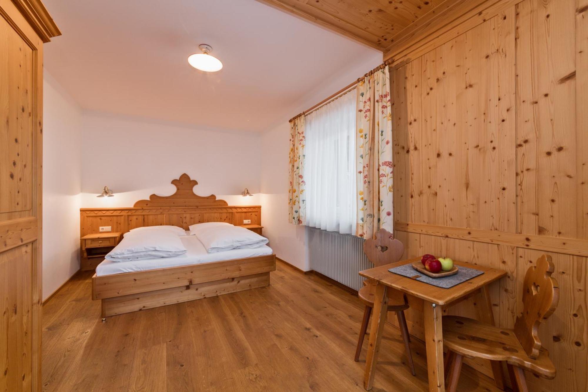 ALMA mountain residence Dobbiaco Extérieur photo